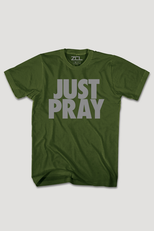 Just Pray Tee (grijs logo)