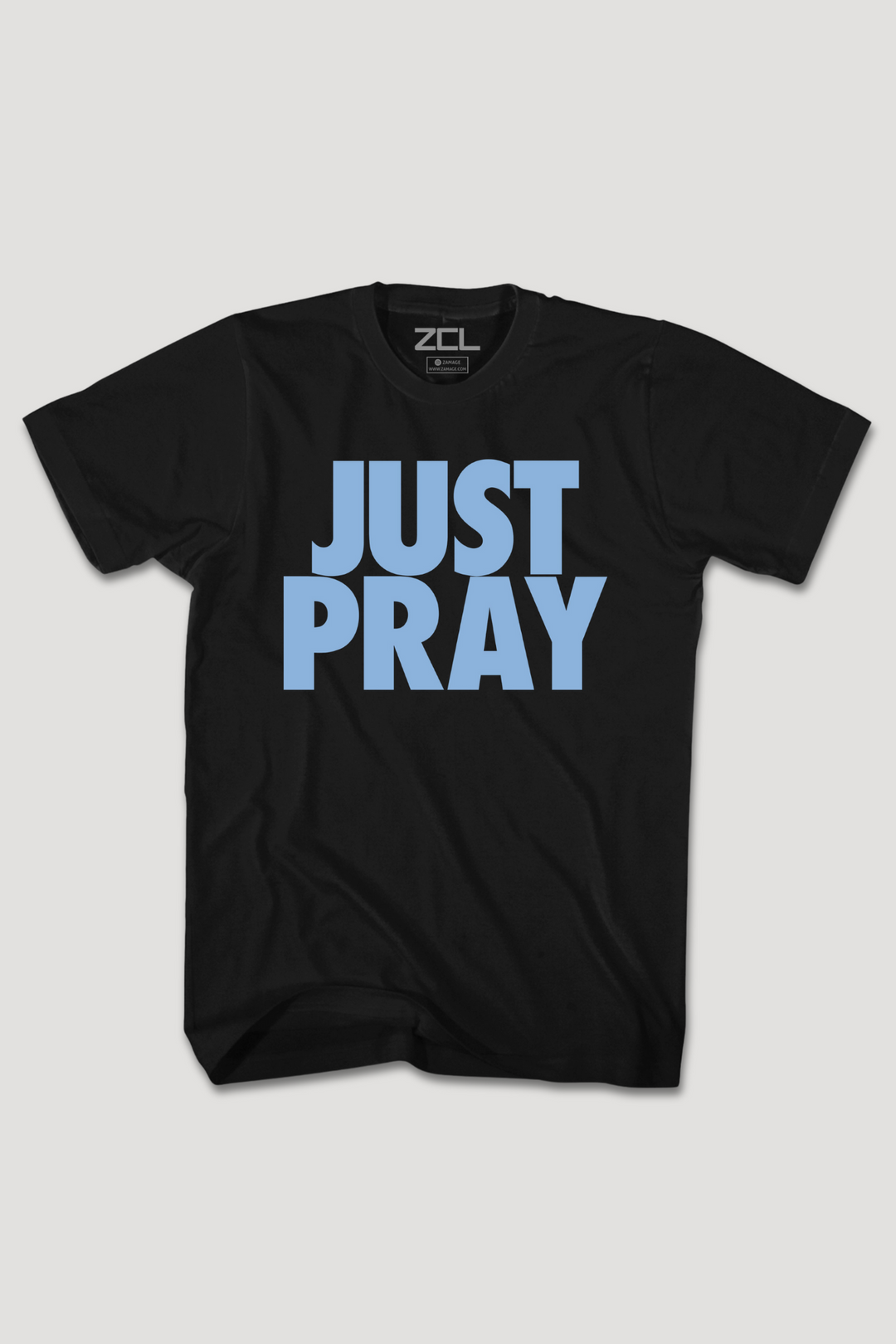 Just Pray Tee (poederblauw logo)