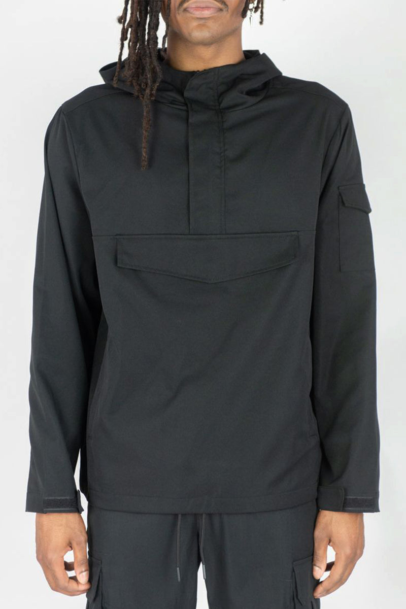 Stevige nylon anorak hoodie (zwart)